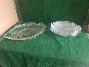 lot 186 image: Fish glassware