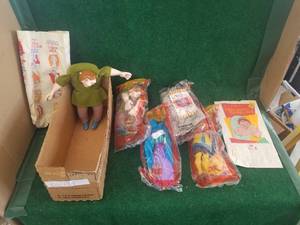 lot 194 image: Hunchback of Notre Dame collectibles