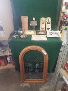 lot 203 image: Wine collectibles