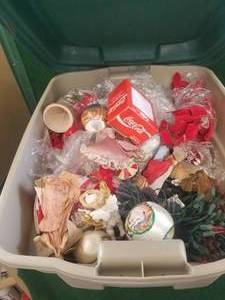 lot 205 image: Christmas collectibles