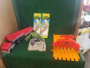 lot 218 image: Hot wheel tracks