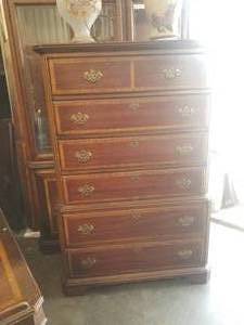 lot 250 image: Dresser and night stand