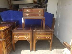 lot 252 image: Furniture