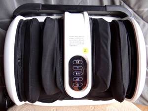 lot 2 image: Cloud Massage Shiatsu Foot Massager Machine - $$$$