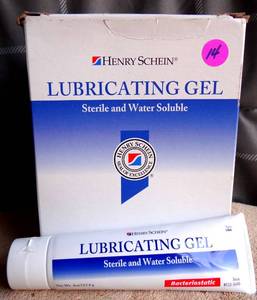 lot 14 image: HENRY SCHEIN WATER BASE LUBRICATING GEL - BOX WITH 6 (4OZ) UNUSED TUBES