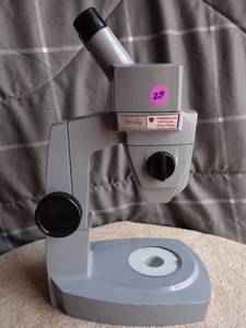 lot 29 image: American Optical 40 Stereo Microscope - Fixed 1x Objective