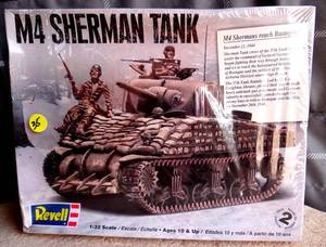 lot 35 image: REVELL M4 SHERMAN TANK MODEL KIT - 132 SCALE - SEALED BOX