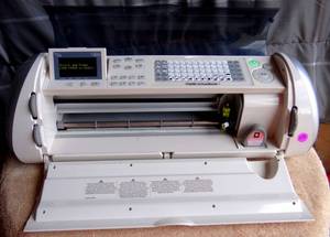 lot 59 image: Cricut Expression Cutting Machine Craft Cutter Machine - TESTED APPEARS WORKING