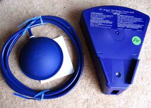 lot 84 image: 3M Avagard Wall Bracket And Foot Pump