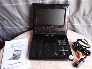 lot 96 image: SuperSonic SC-178 Portable DVD Player 7 High Definition USB and SD inputs with Built-in Lithium Ion Battery and Swivel Display