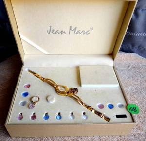 lot 116 image: Jean Marc Jewelry Set Box