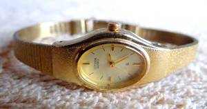 lot 122 image: WOMENS GOLD TONE CITIZEN WATCH