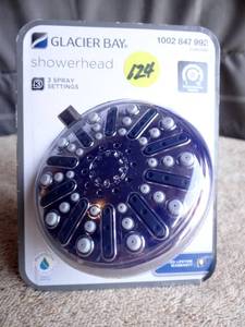 lot 124 image: Glacier Bay Shower Head Brand New (1002 847 992)