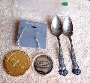 lot 131 image: STERLING COLLECTION AND BELL HELICOPTOR MEDALLIONS