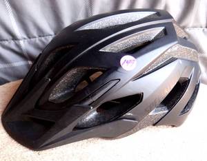 lot 149 image: LARGE MENS BICYCLE HELMET - BLACK