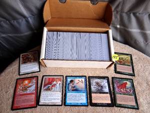 lot 185 image: LARGE LOT MAGIC WIZARDS OF THE COAST CARDS IN BOX