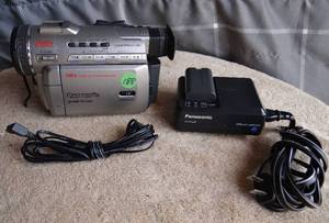 lot 188 image: Panasonic Palmcorder NTSC MiniDV Digital Camcorder - 300x Zoom with BatteryCharger - $$
