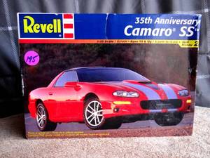 lot 195 image: Revell 35th Anniversary 2002 Camaro SS 125 - OPEN BOX