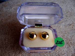 lot 205 image: SMALL SET OF RELAXATION BALLS IN UNIQUE BOX