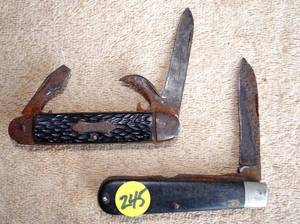 lot 245 image: PAIR OF VINTAGE FOLD OUT POCKET KNIVES
