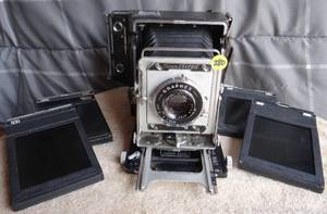 lot 280 image: RARE Graflex Crown Graphic 4x5 Press Camera with 135mm f4.7 Wollensak Raptar Lens With 4 Holders - $$$$