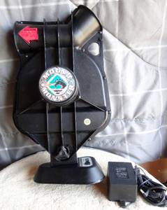 lot 322 image: Brian McRae Mound Monster Pitching Machine Little League Baseball Training Aid