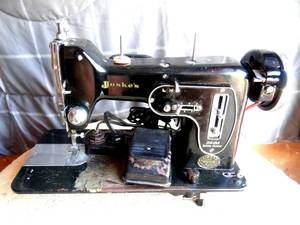 lot 332 image: RARE VINTAGE JOSKES ZIG ZAG SEWING MACHINE - STILL WORKS WHEN POWERED ON