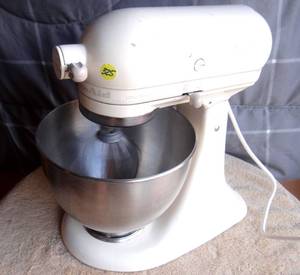lot 325 image: KITCHEAID Professional Mixer, Tested, Works - w Single Attachment - TESTEDWORKING