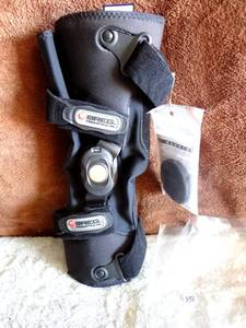 lot 338 image: Breg Freestyle OA Lateral Knee Brace - Right Leg - UNUSED - CHECK COMPS $$$