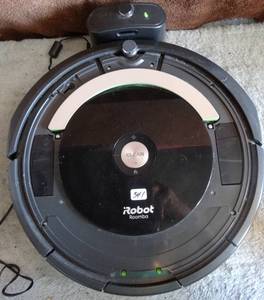 lot 341 image: iROBOT ROOMBA WITH CHARGING BASE - TESTEDTALKINGCHARGING - MISSING PARTS - SEE PIC 3