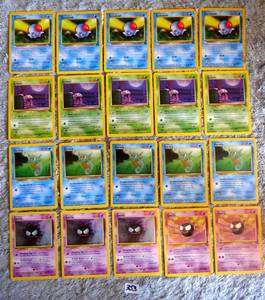 lot 353 image: 1999 POKEMON FOSSIL SET CARDS - 5 EACH - TENTACOOL, GRIMER, HORSEA, GHASTLY (2 VERSIONS)