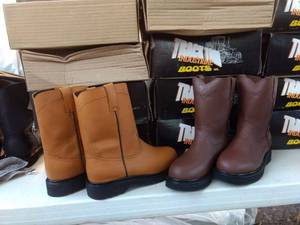 lot 1 image: Two (2 X Money) pairs of boots, the colors are honey and brown, Size MX 26cm, US 7.5 Mens