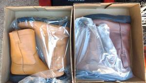 lot 2 image: Two (2 X Money) pairs of boots, the colors are honey and brown, Size MX 26cm, US 7.5 Mens