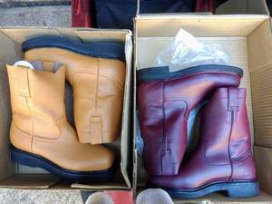 lot 3 image: Two (2 X Money) pairs of boots, the colors are honey and wine, Size MX 26cm, US 7.5 Mens