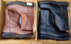 lot 25 image: Two pairs of boots (2 X Money), the colors are brown and black , Size US 10 Mens, MX 28.5 cm