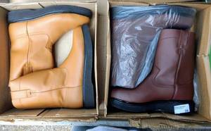 lot 39 image: Two pairs of boots (2 X Money), the colors are honey and black , Size US 11 Mens, MX 29.5 cm