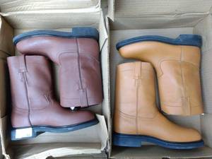 lot 44 image: Two pairs of boots (2 X Money), the colors are brown and honey , Size US 8.5 Mens, MX 27 cm