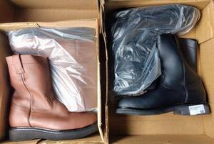 lot 50 image: Two pairs of boots (2 X Money), the colors are black and brown, Size US 9.5 Mens, MX 28 cm
