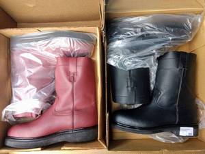 lot 55 image: Two pairs of boots (2 X Money), the colors are shedron and black, Size US 10 Mens, MX 28.5 cm