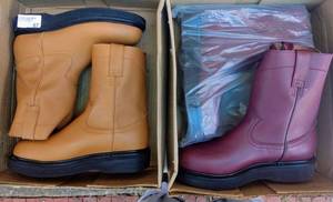 lot 67 image: Three pairs of boots (3 x money), the colors are brown, honey and shedron, Size US 8 Mens, MX 26.5 cm
