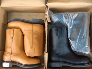 lot 73 image: Four pairs of boots (2 x money), the colors are honey, shedron, black and brown, Size US 8.5 Mens, MX 27 cm
