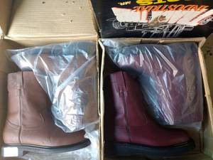 lot 92 image: Two pairs of boots (2 x money), the colors are shedron and brown, Size MX 26cm, US 7.5 Mens