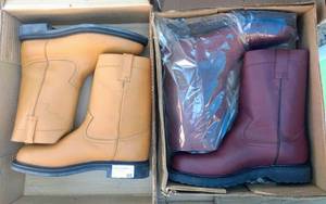lot 95 image: Two pairs of boots (2 x money), the colors are honey and shedron , Size US 11 Mens, MX 29.5 cm