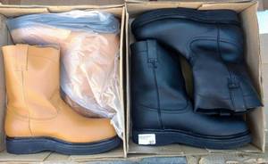 lot 97 image: Two pairs of boots (2 x money), the colors are honey and black, Size US 10.5 Mens, MX 29 cm
