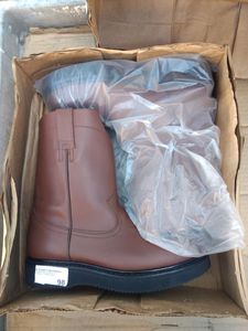 lot 98 image: A pair of boots, color Cafe, Size US 8.5 Mens, MX 27 cm
