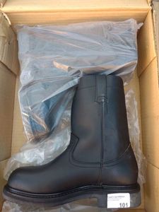lot 101 image: A pair of boots, color black, Size US 8 Mens, MX 26.5 cm,