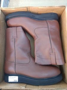 lot 102 image: A pair of boots, color brown, Size US 10.5 Mens, MX 29 cm