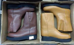 lot 108 image: Three pairs of boots (3 x money), color honey, brown, and shedron Size US 9 Mens, MX 27.5 cm