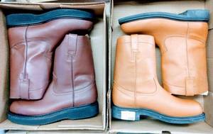 lot 110 image: Three pairs of boots (3 x money), color honey, brown, and shedron Size US 9 Mens, MX 27.5 cm