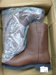 lot 112 image: A pair of boots, color brown, size US 8 Mens, MX 27.5 cm